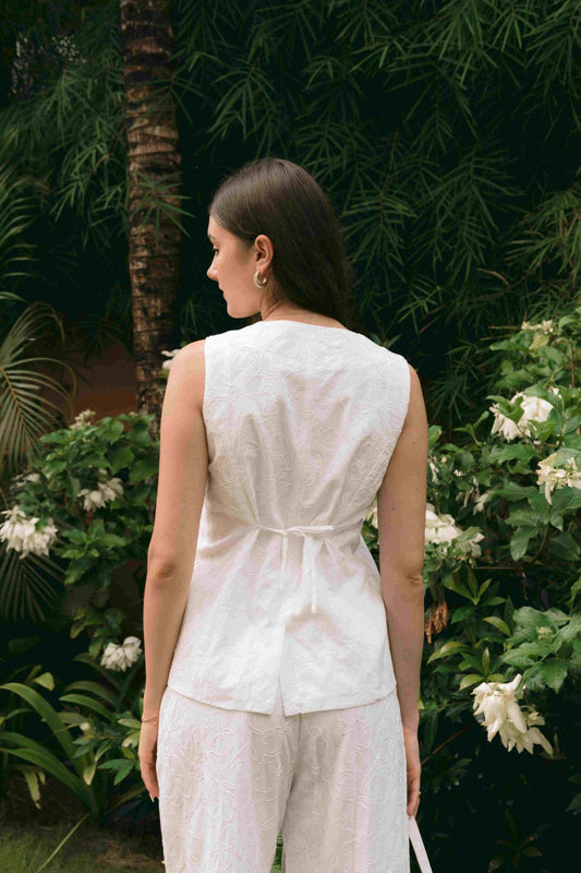 Mariel Vest